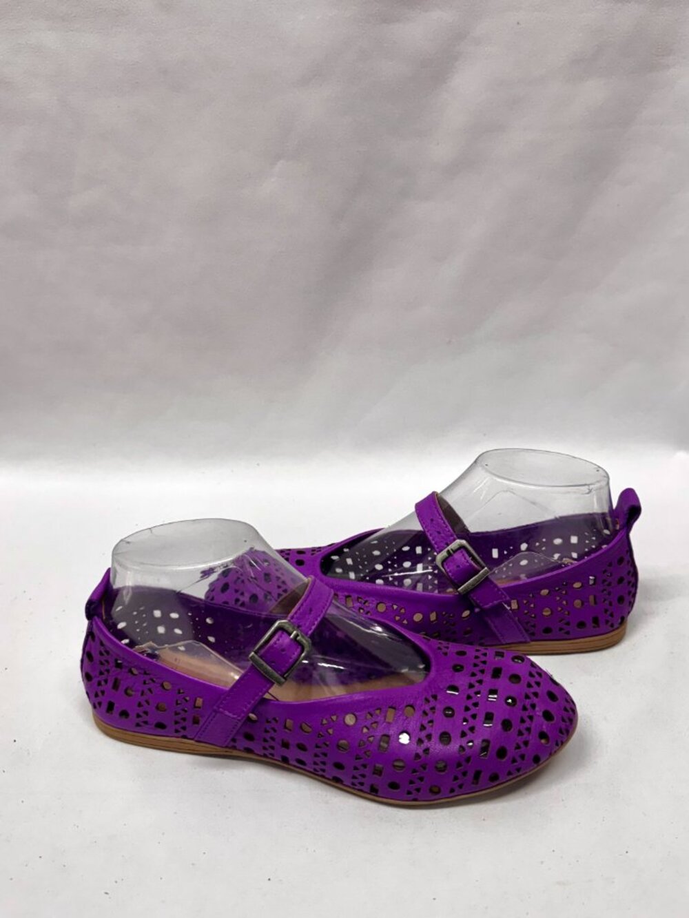 MIZ MOOZ KASS WOMEN'S PERFORETED LEATHER FLATS PURPLE 37EU / 7US # T- 222